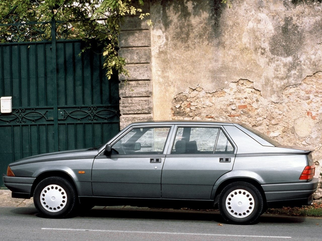Alfa Romeo 75 I Рестайлинг