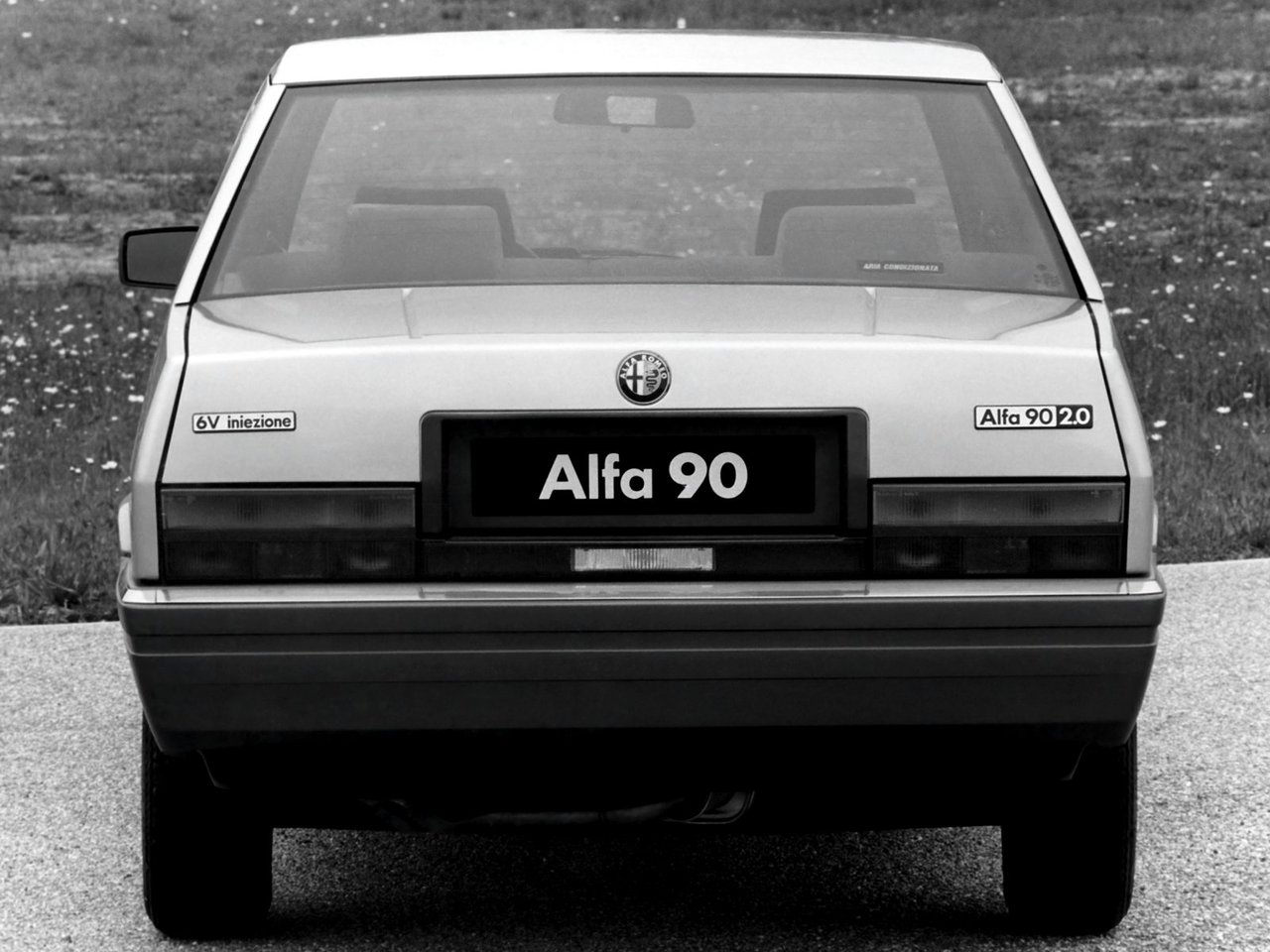 Alfa Romeo 90 Седан