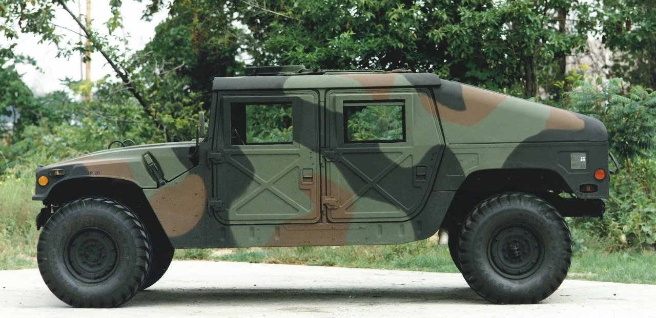 AM General HMMWV (Humvee) Внедорожник 5 дв.