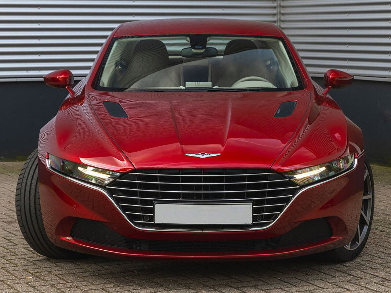 Aston Martin Lagonda Taraf Седан