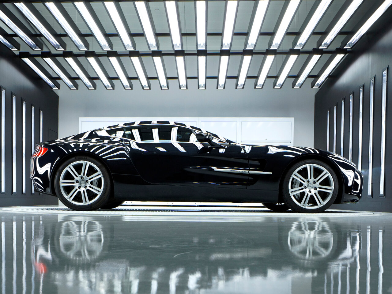 Aston Martin One-77 Купе