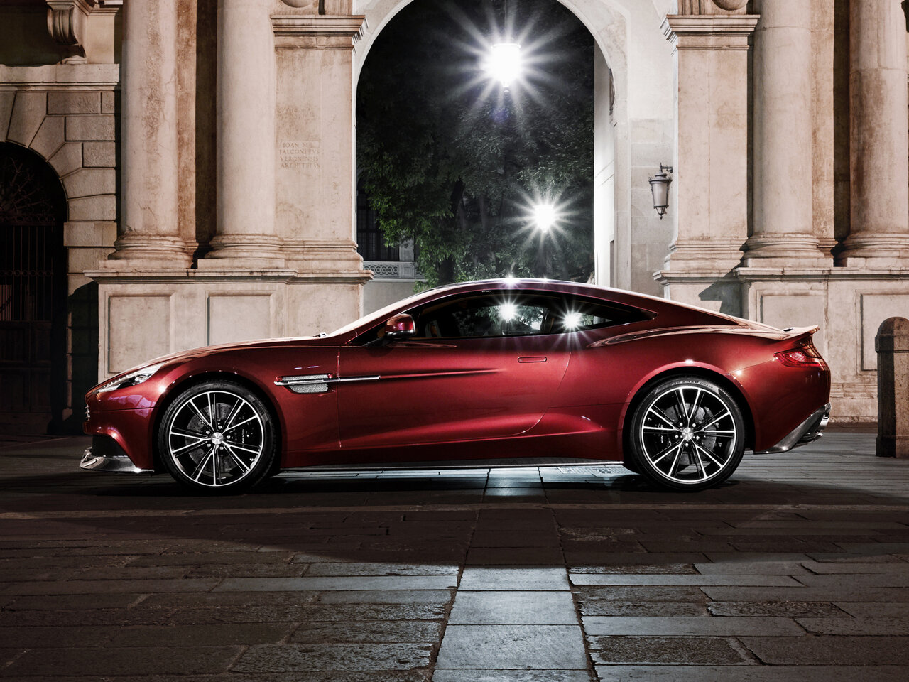 Aston Martin Vanquish II