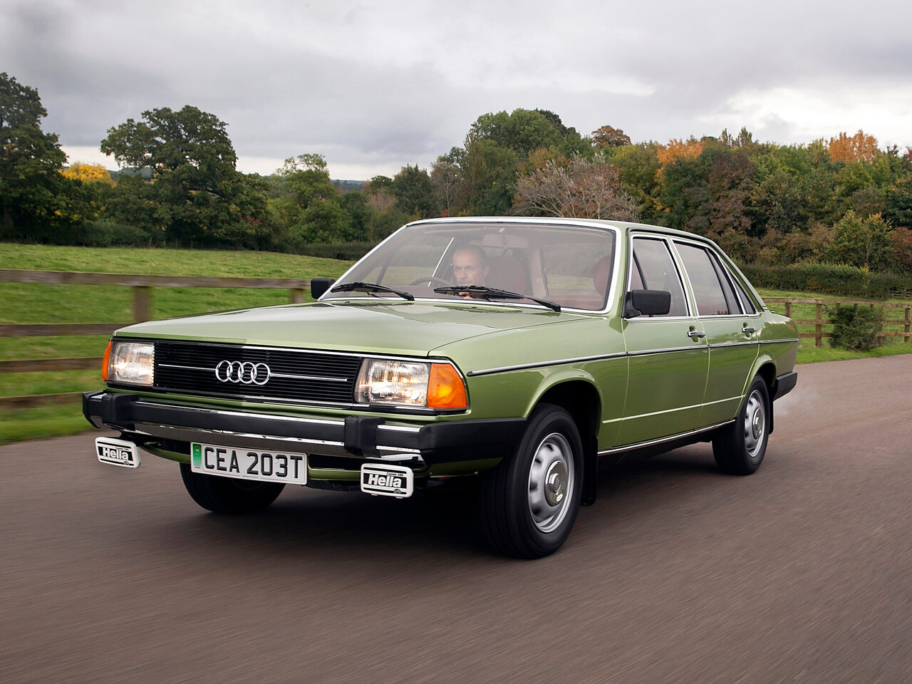 Audi 100 II (C2)