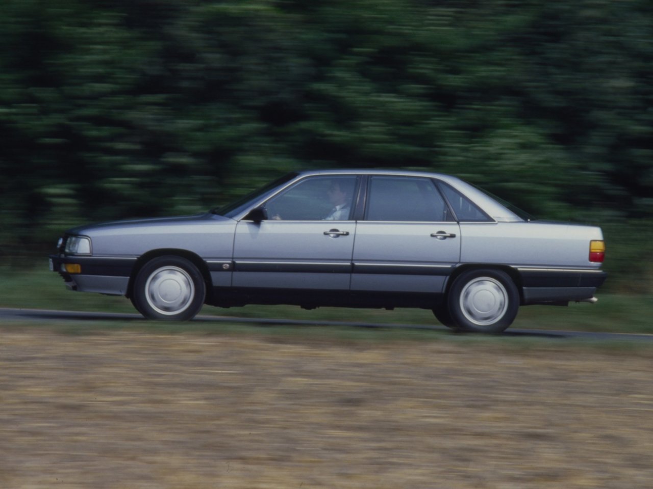 Audi 200 II (C3)