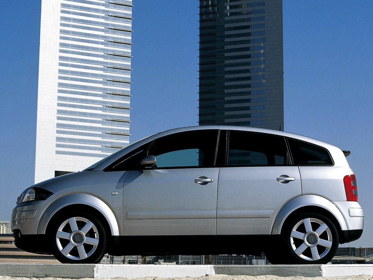 Audi A2 Хэтчбек 5 дв.