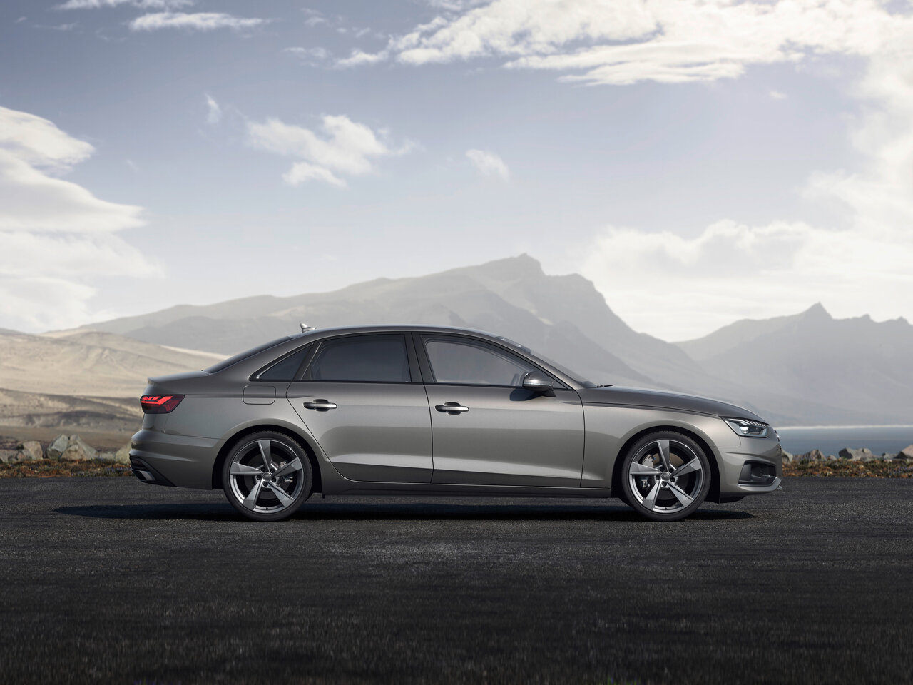 Audi A4 V (B9) Рестайлинг
