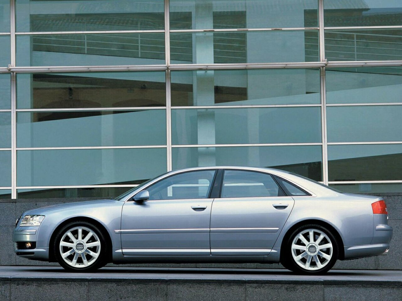Audi A8 II (D3)