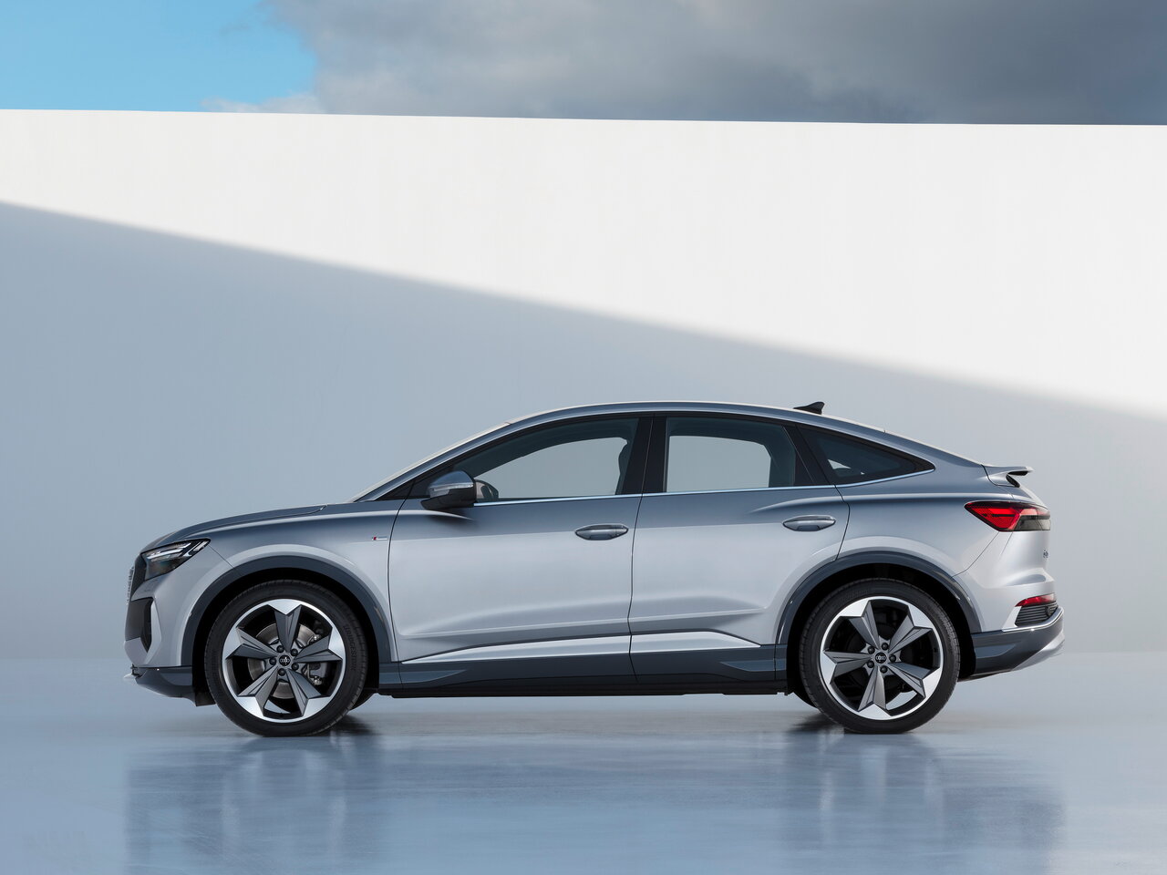 Audi Q4 Sportback e-tron I