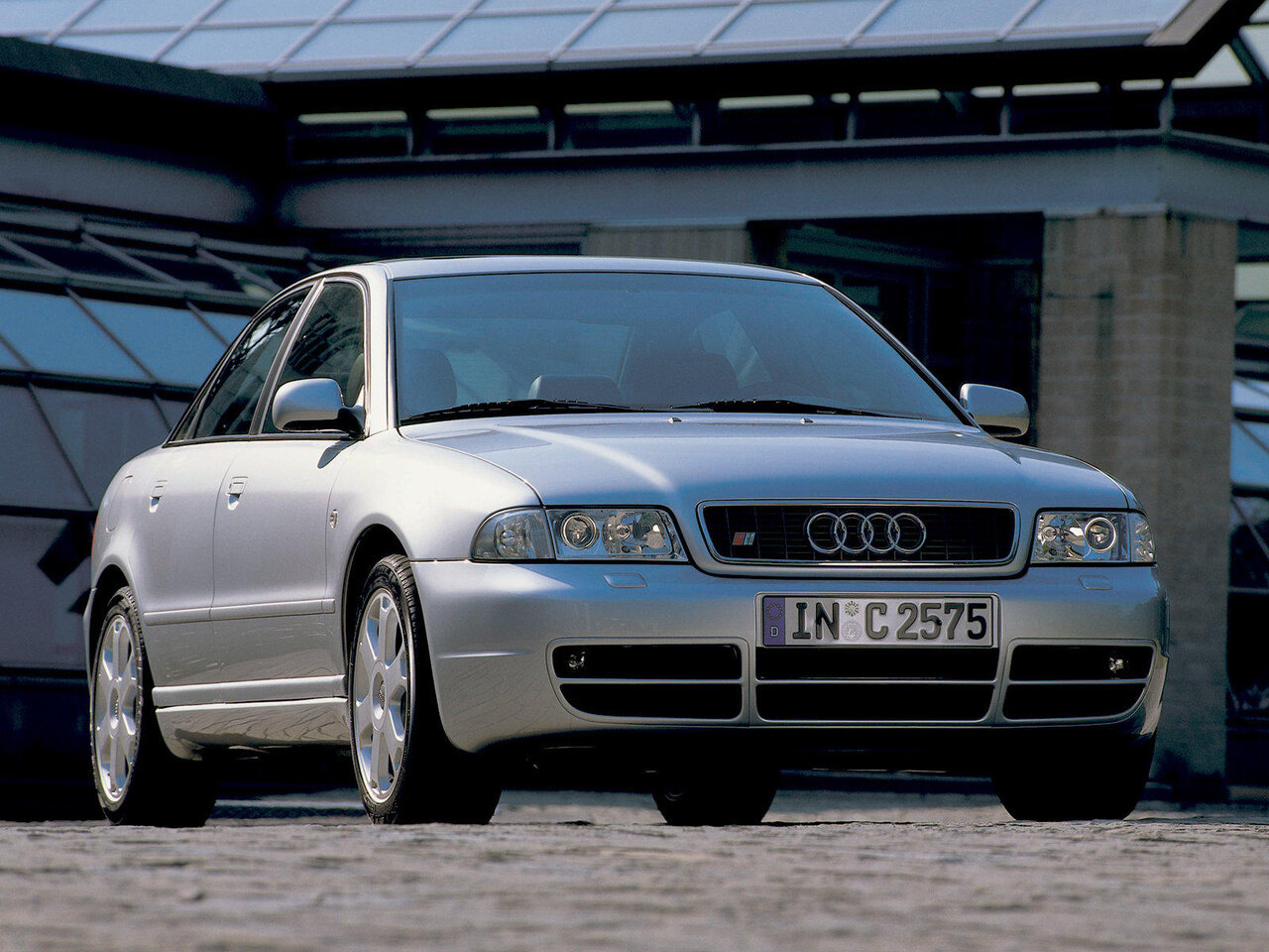 Audi S4 I (B5)