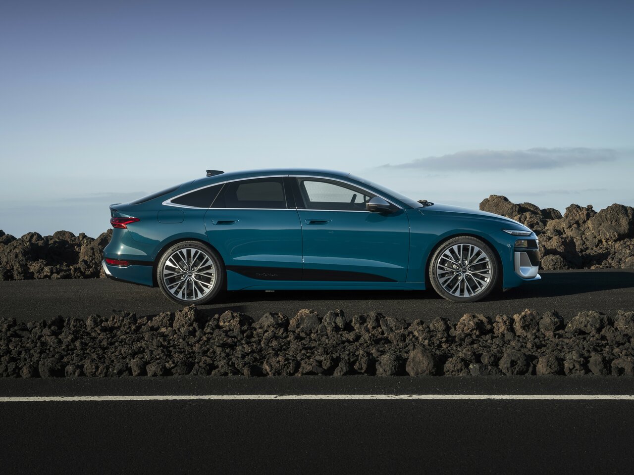 Audi S6 e-tron Лифтбек