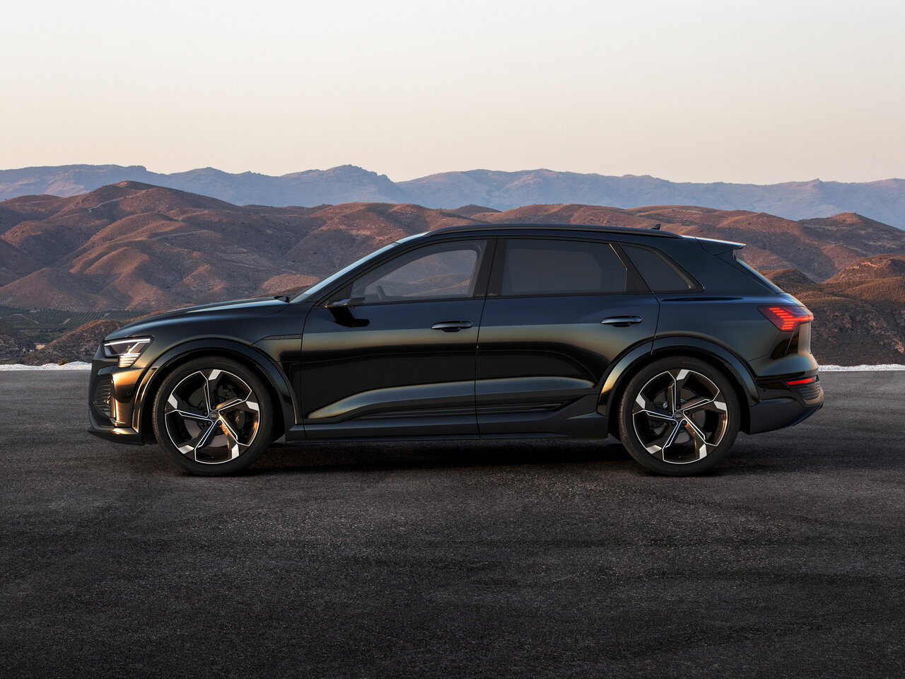 Audi SQ8 e-tron Внедорожник 5 дв.