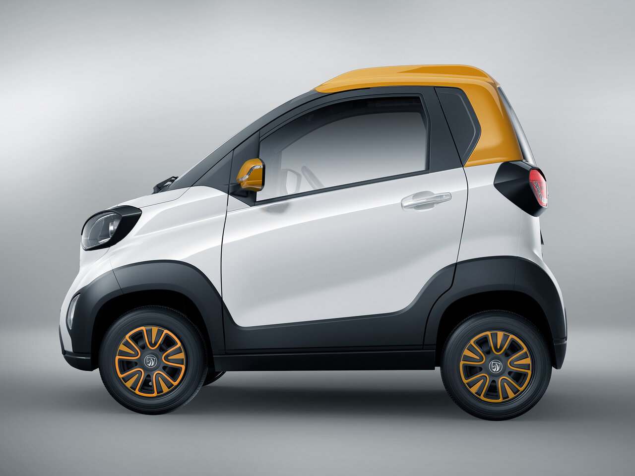 Baojun E100 Хэтчбек 3 дв.