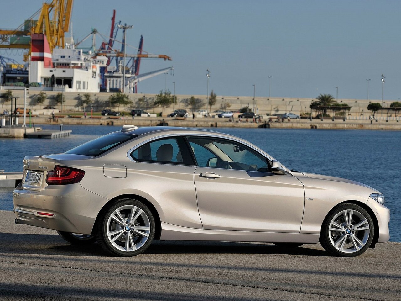 BMW 2 серии F22
