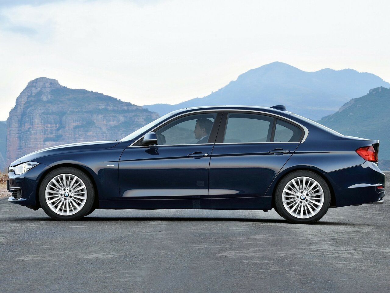 BMW 3 серии VI (F3x)
