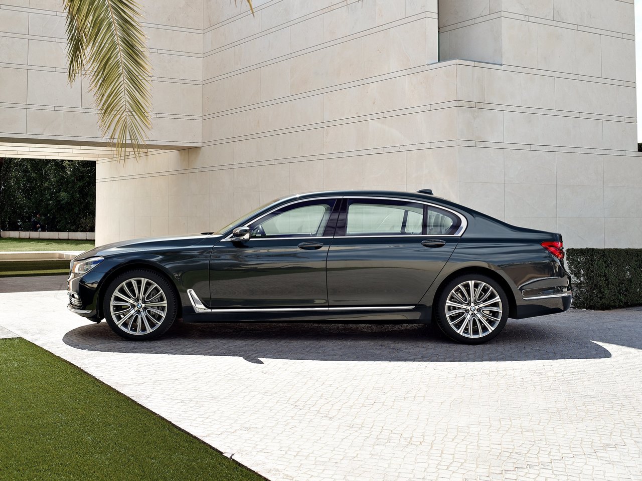 BMW 7 серии VI (G11/G12)