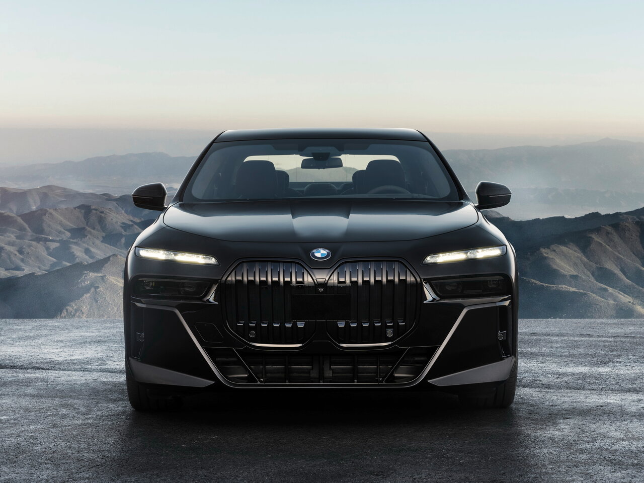 BMW 7 серии VII (G70)