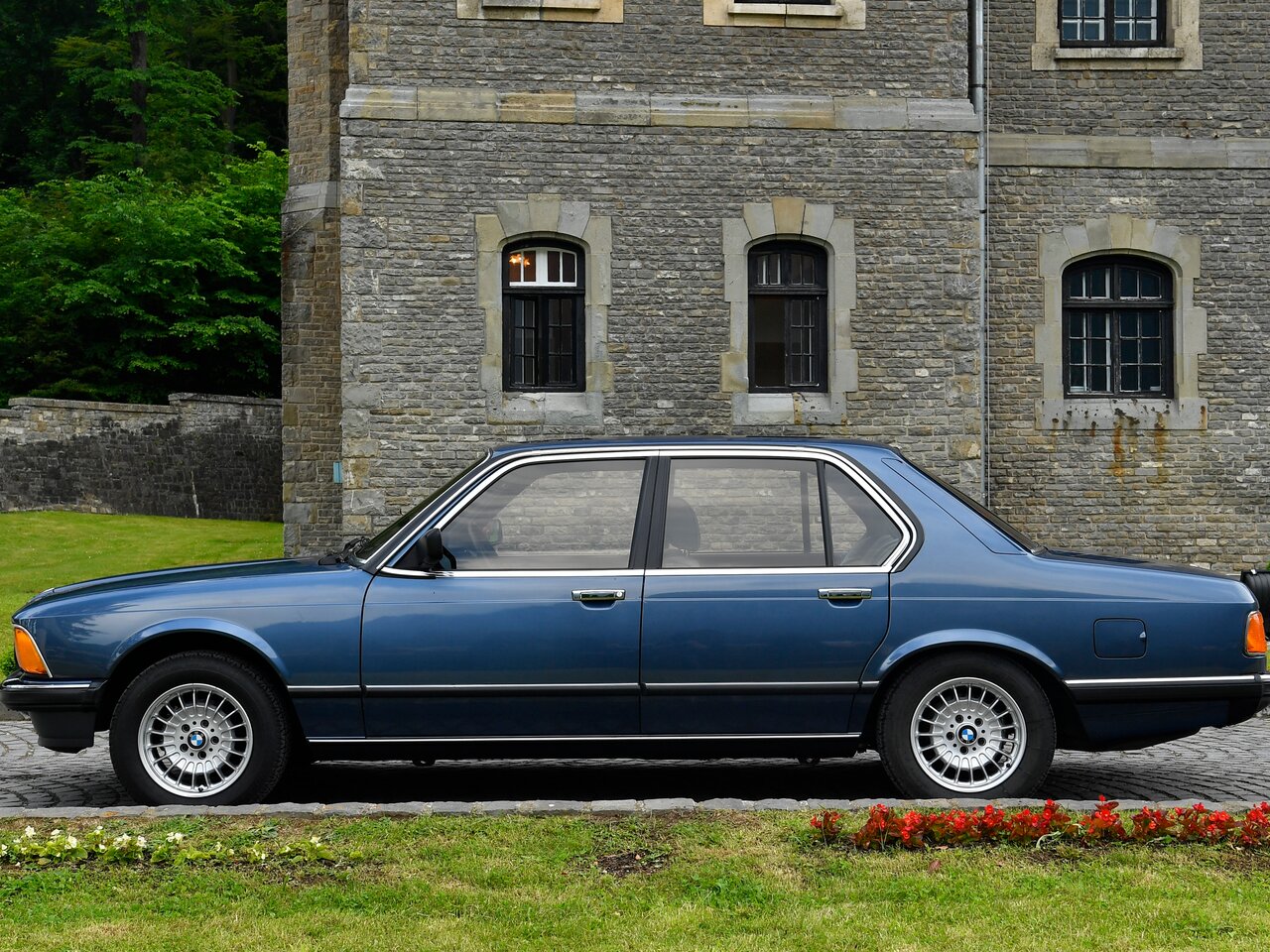 BMW 7 серии I (E23)