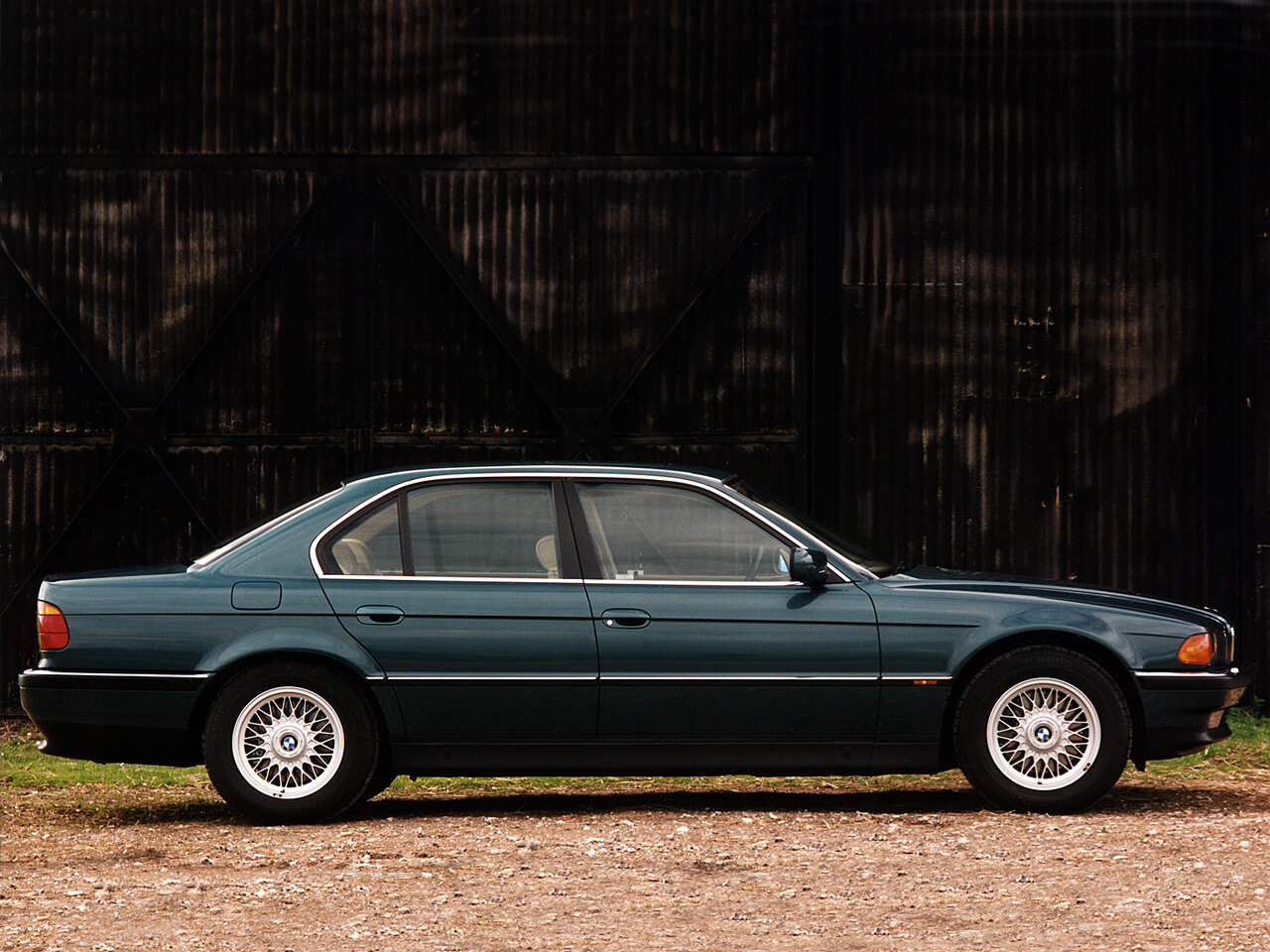BMW 7 серии III (E38)