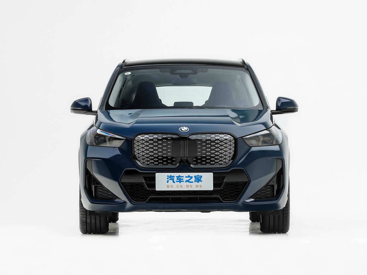 BMW iX1 c 2022 года