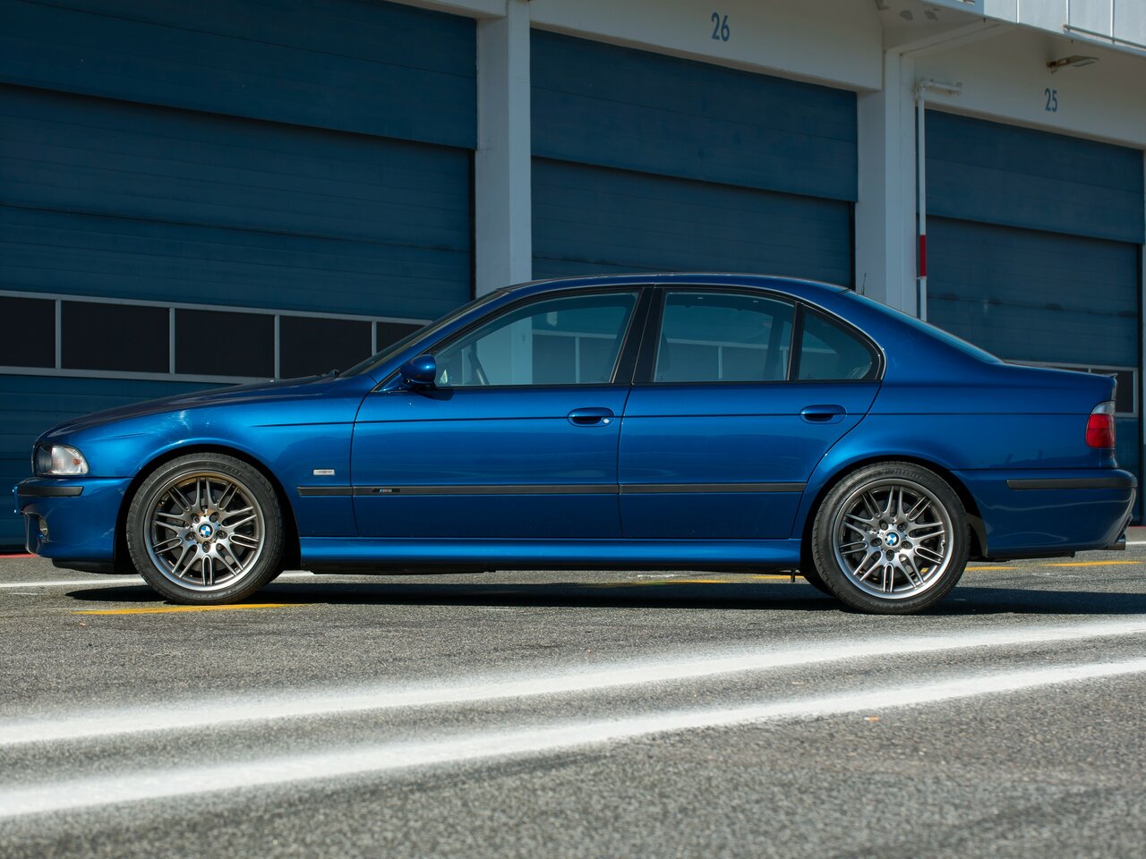 BMW M5 III (E39)