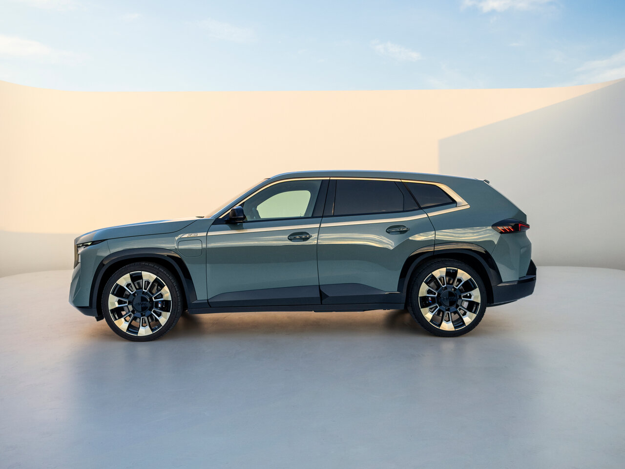 BMW XM Внедорожник 5 дв.