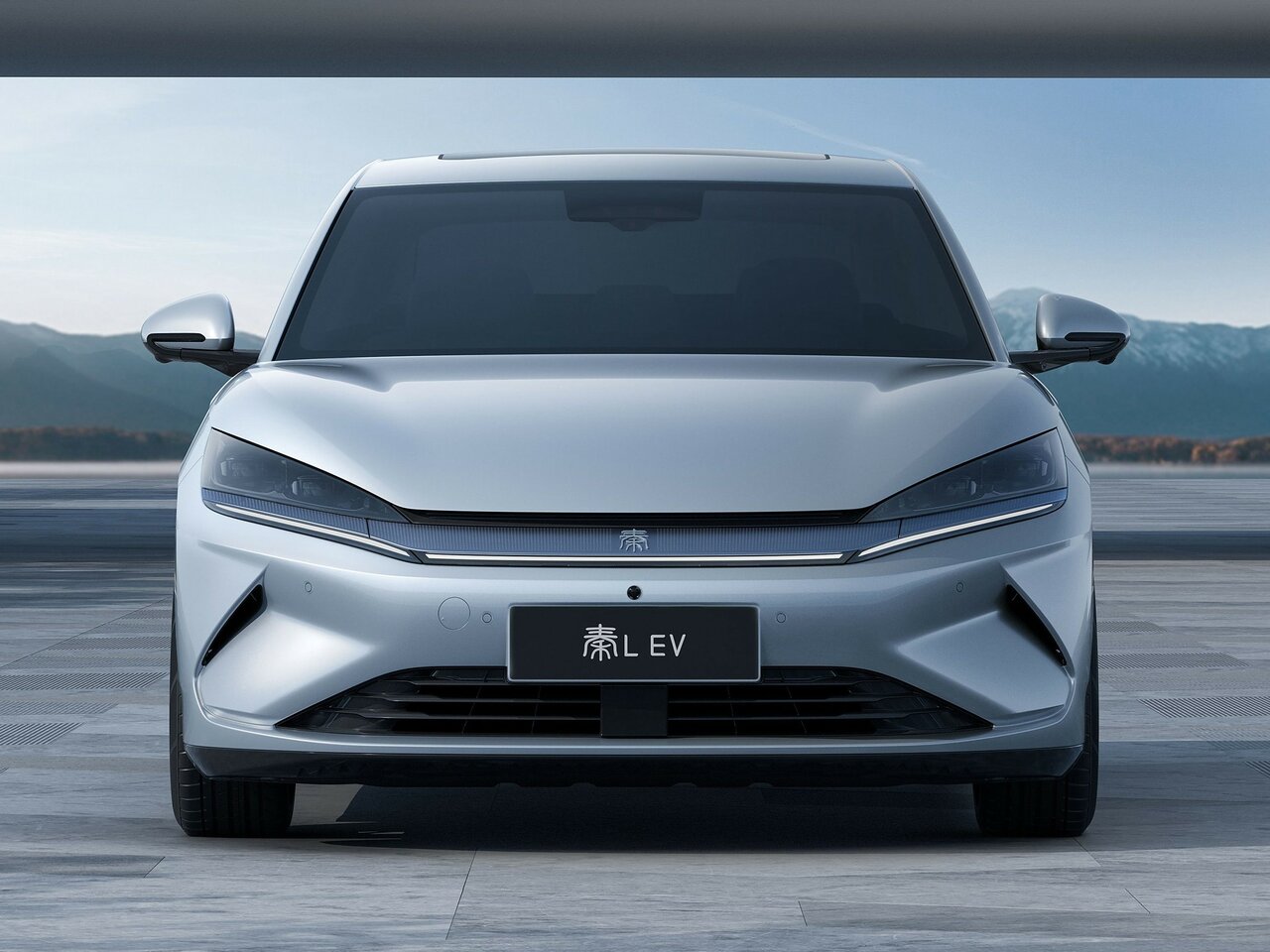 BYD Qin L c 2024 года