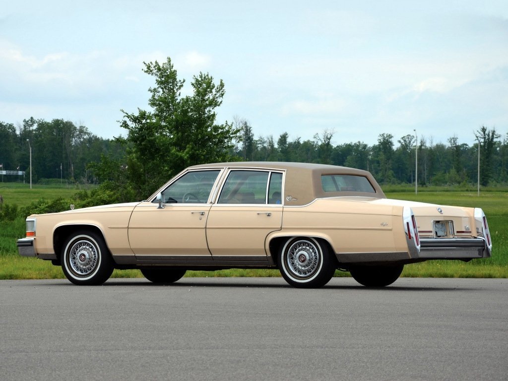 Cadillac Brougham Седан