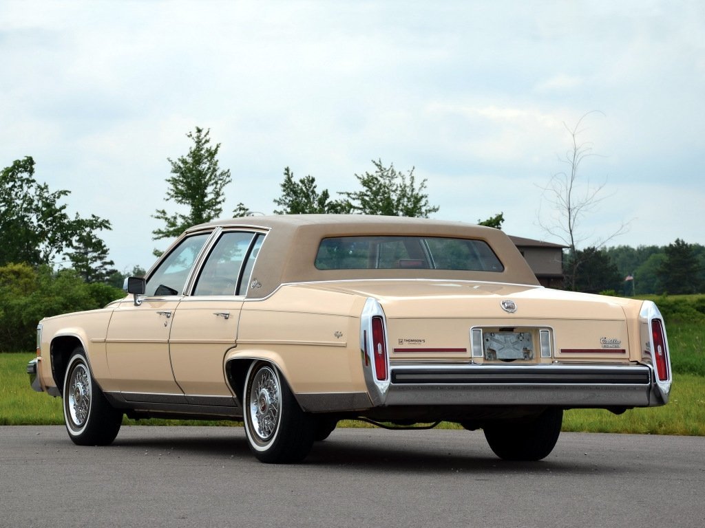 Cadillac Brougham Седан