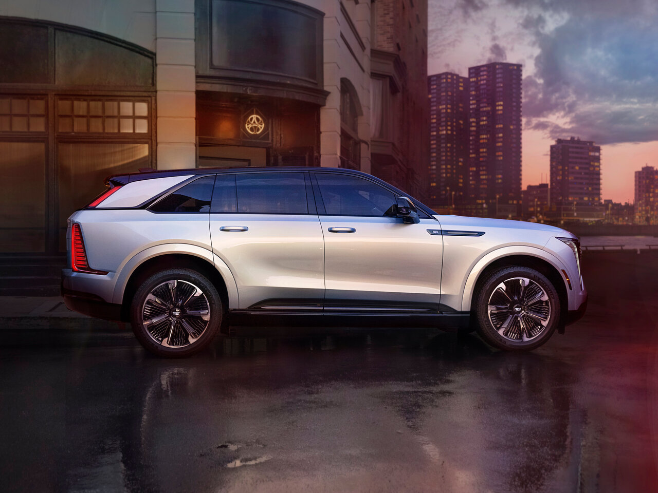 Cadillac Escalade iQ c 2024 года
