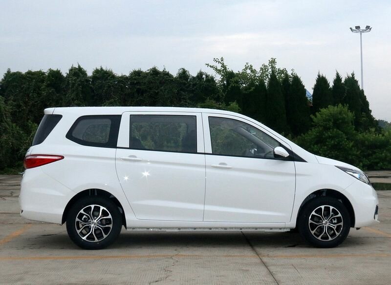 Changan Auchan A600 EV Минивэн