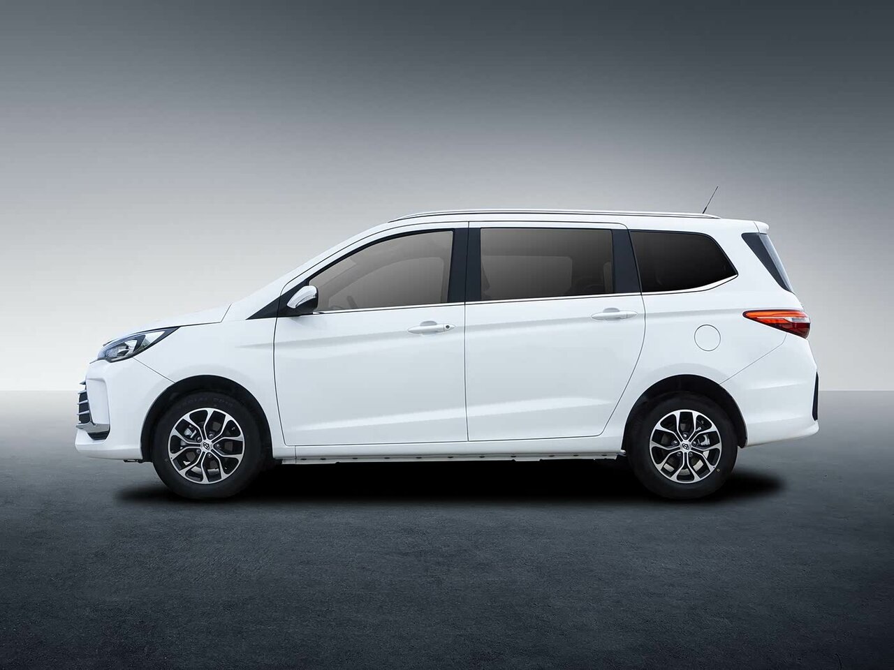 Changan Auchan Changxing Минивэн