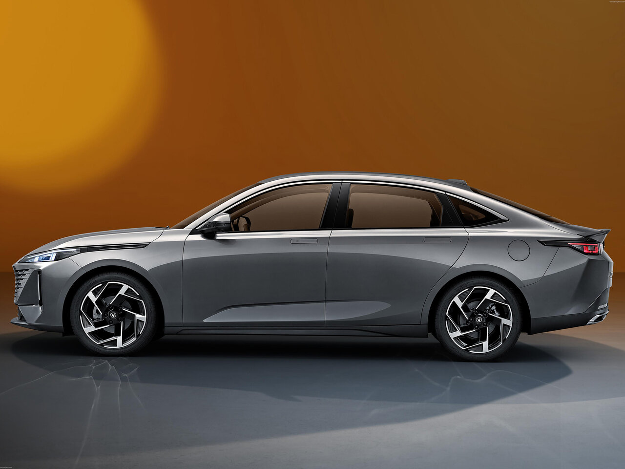 Changan Lamore Седан