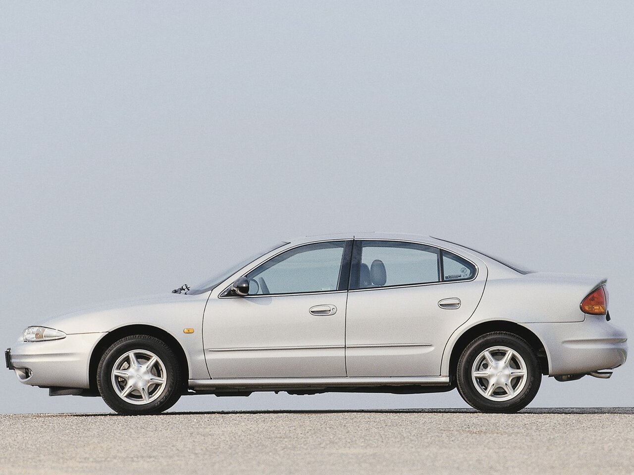 Chevrolet Alero Седан