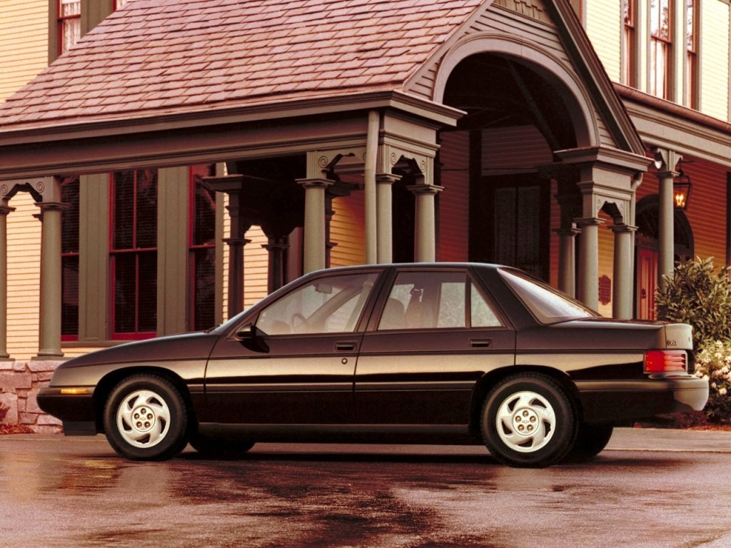 Chevrolet Corsica Седан