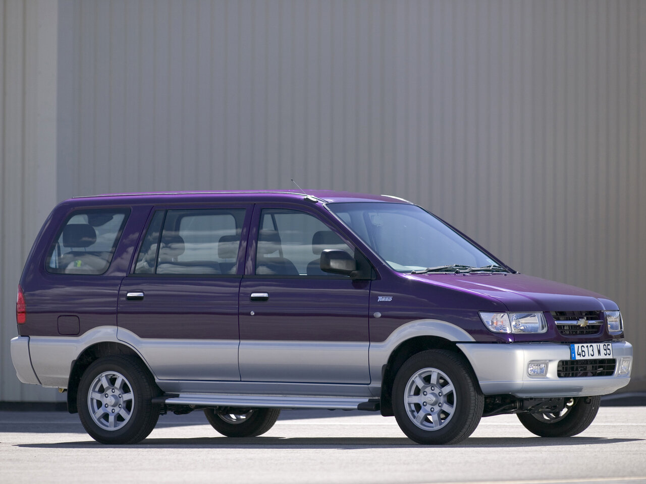 Chevrolet Tavera Компактвэн