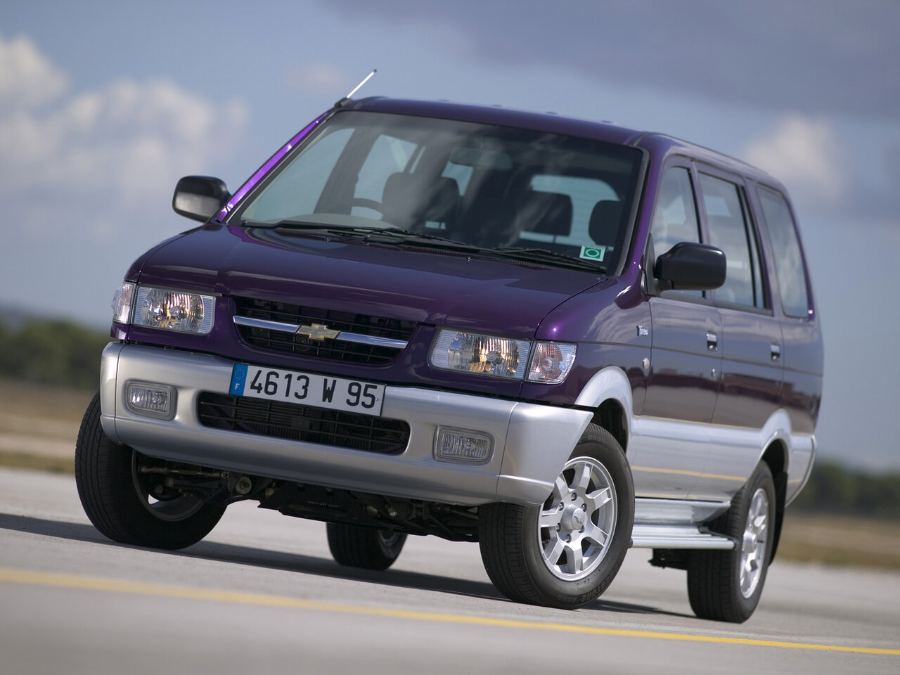 Chevrolet Tavera Компактвэн
