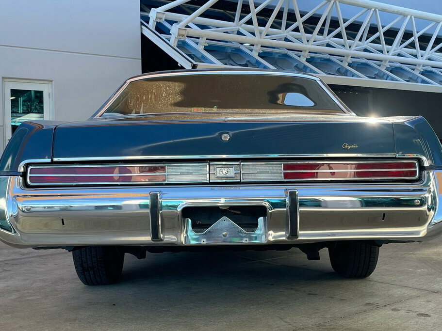 Chrysler New Yorker IX