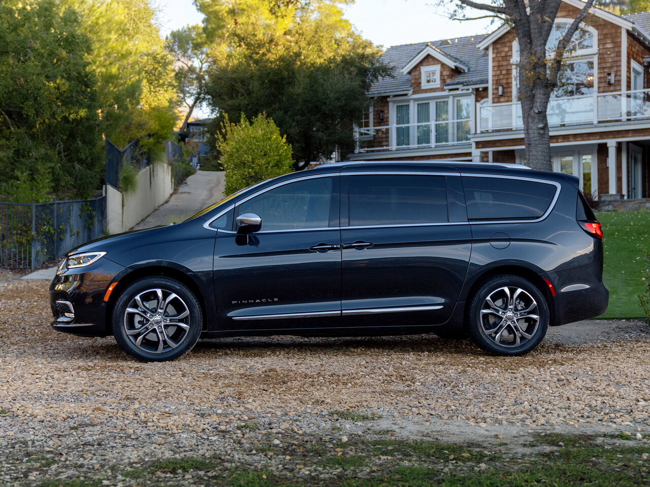 Chrysler Pacifica RU Рестайлинг