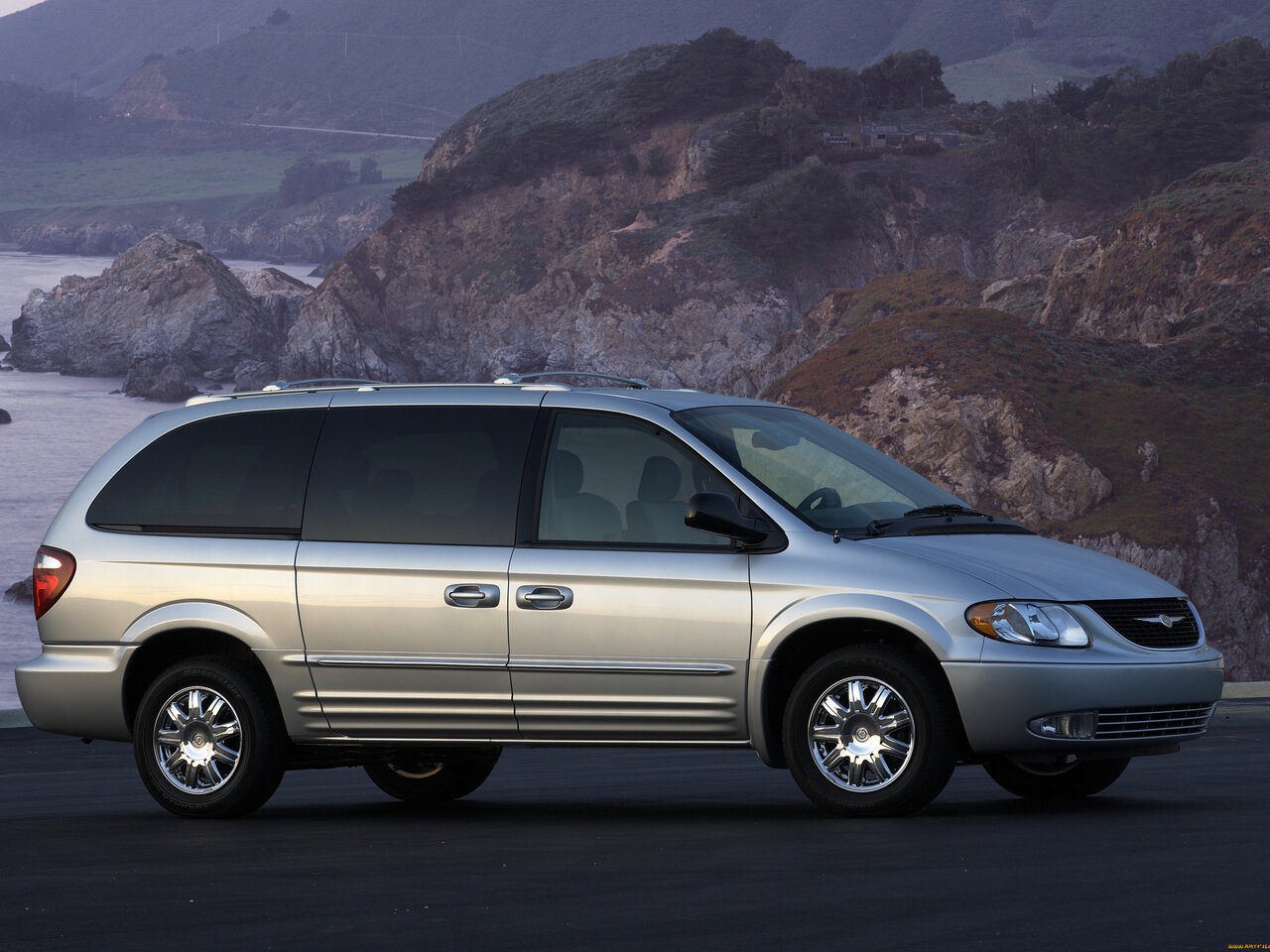Chrysler Town &amp; Country IV