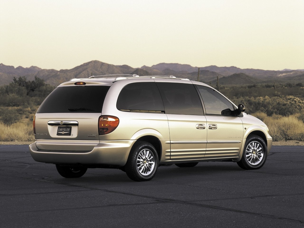 Chrysler Town &amp; Country IV