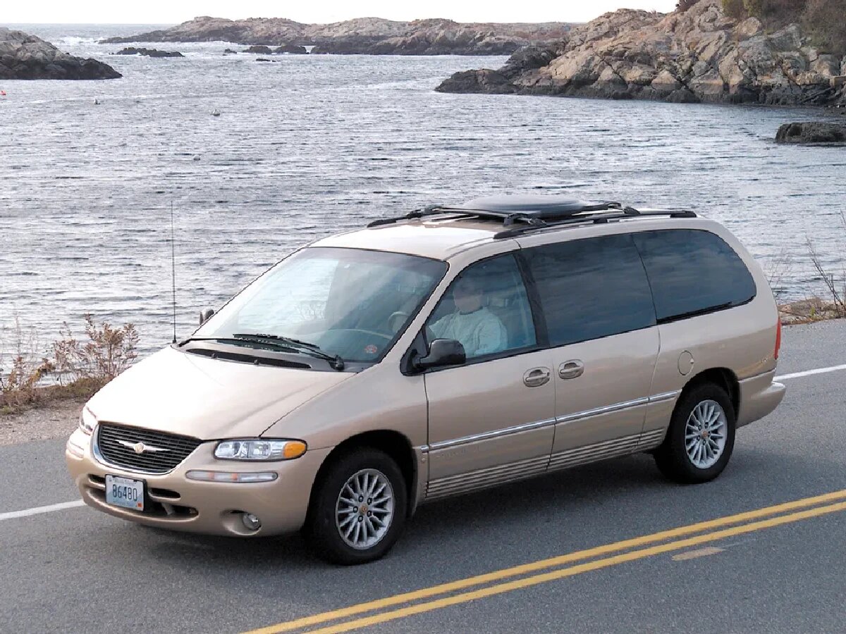 Chrysler Town &amp; Country III