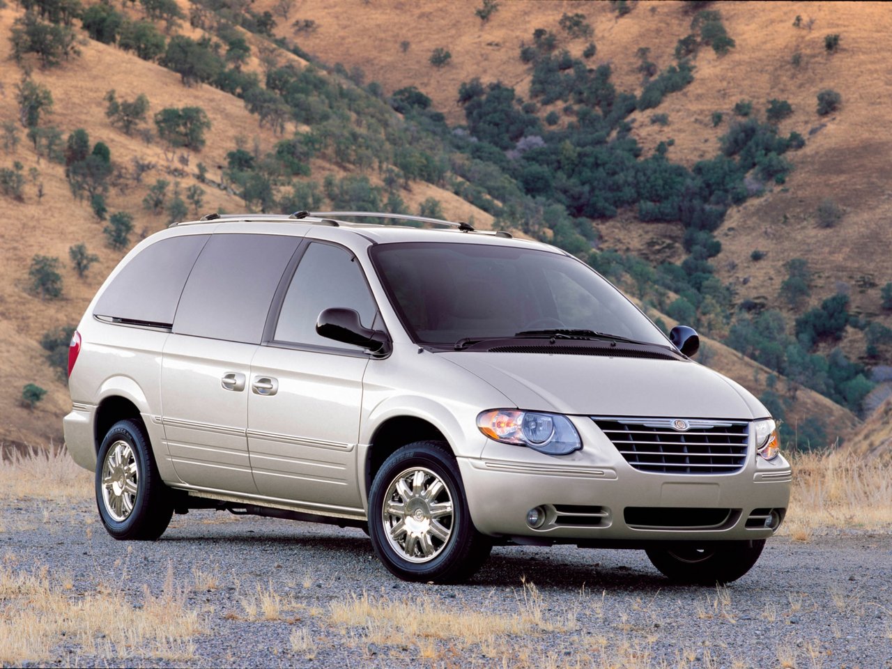 Chrysler Town &amp; Country IV Рестайлинг