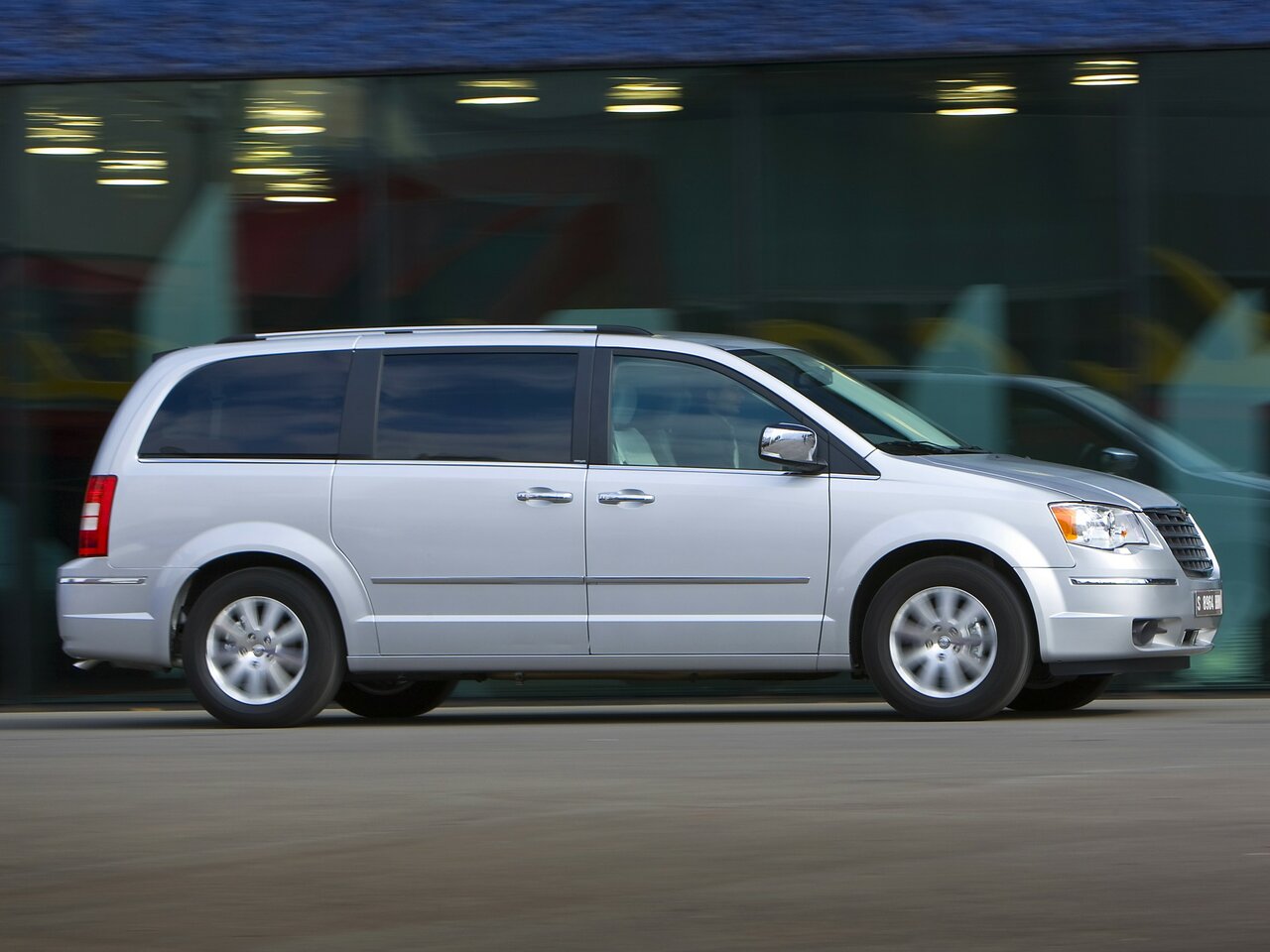 Chrysler Voyager V