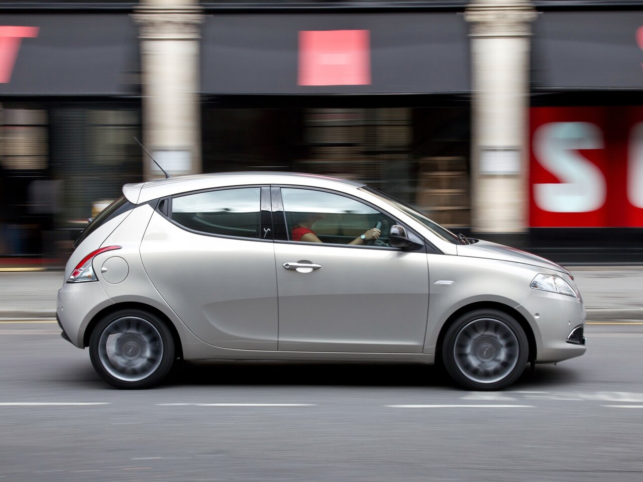Chrysler Ypsilon Хэтчбек 5 дв.