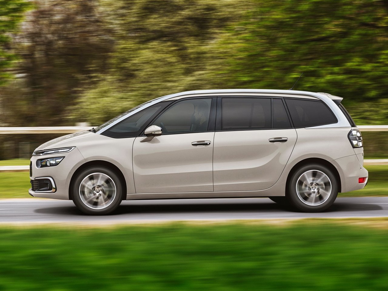 Citroen C4 Picasso II Рестайлинг