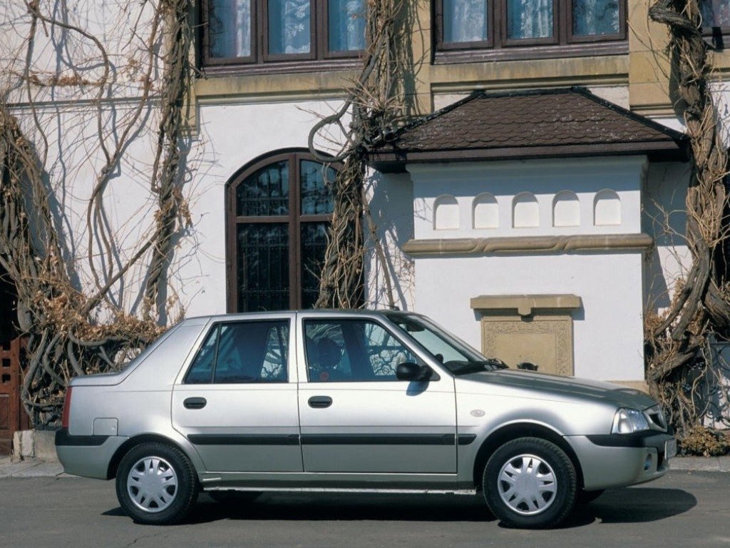 Dacia Solenza Лифтбек