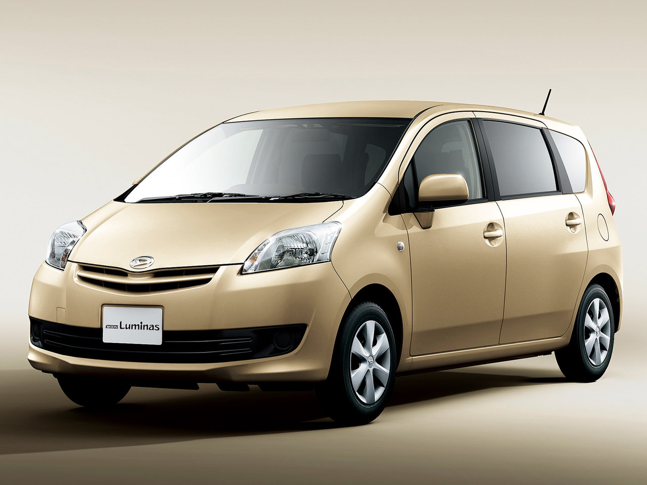 Daihatsu Boon Luminas Компактвэн