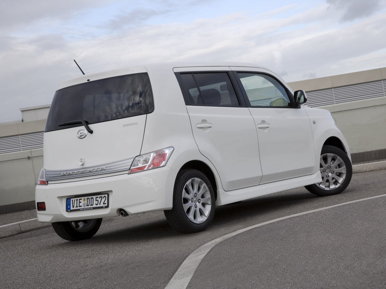 Daihatsu Materia Хэтчбек 5 дв.