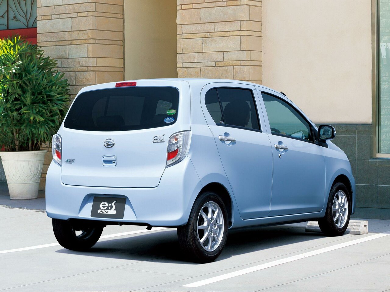 Daihatsu Mira e:S I Рестайлинг