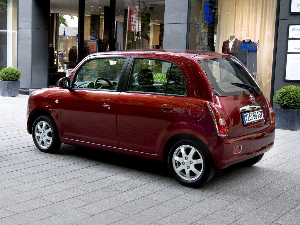 Daihatsu Mira Gino II